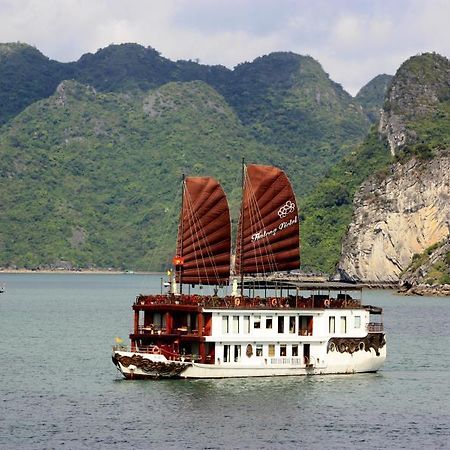 Heritage Line - Halong Violet Cruise Hotel Tuan Chau Island Exterior photo